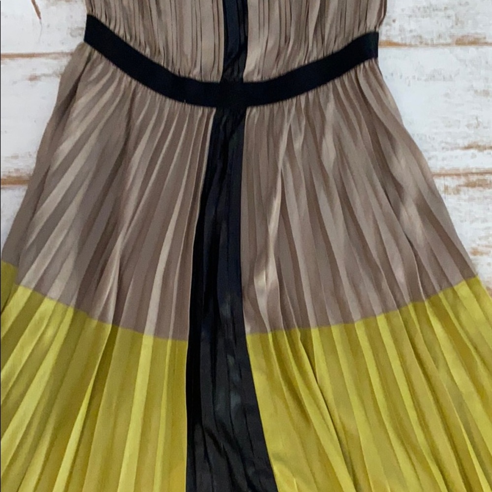 Dress - Picture 3 of 6
